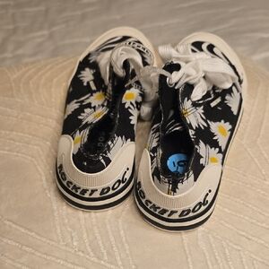 Rocket Dog Black and White Floral Sneakers NWOT